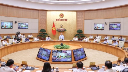 PM directs prioritizing of economic stability