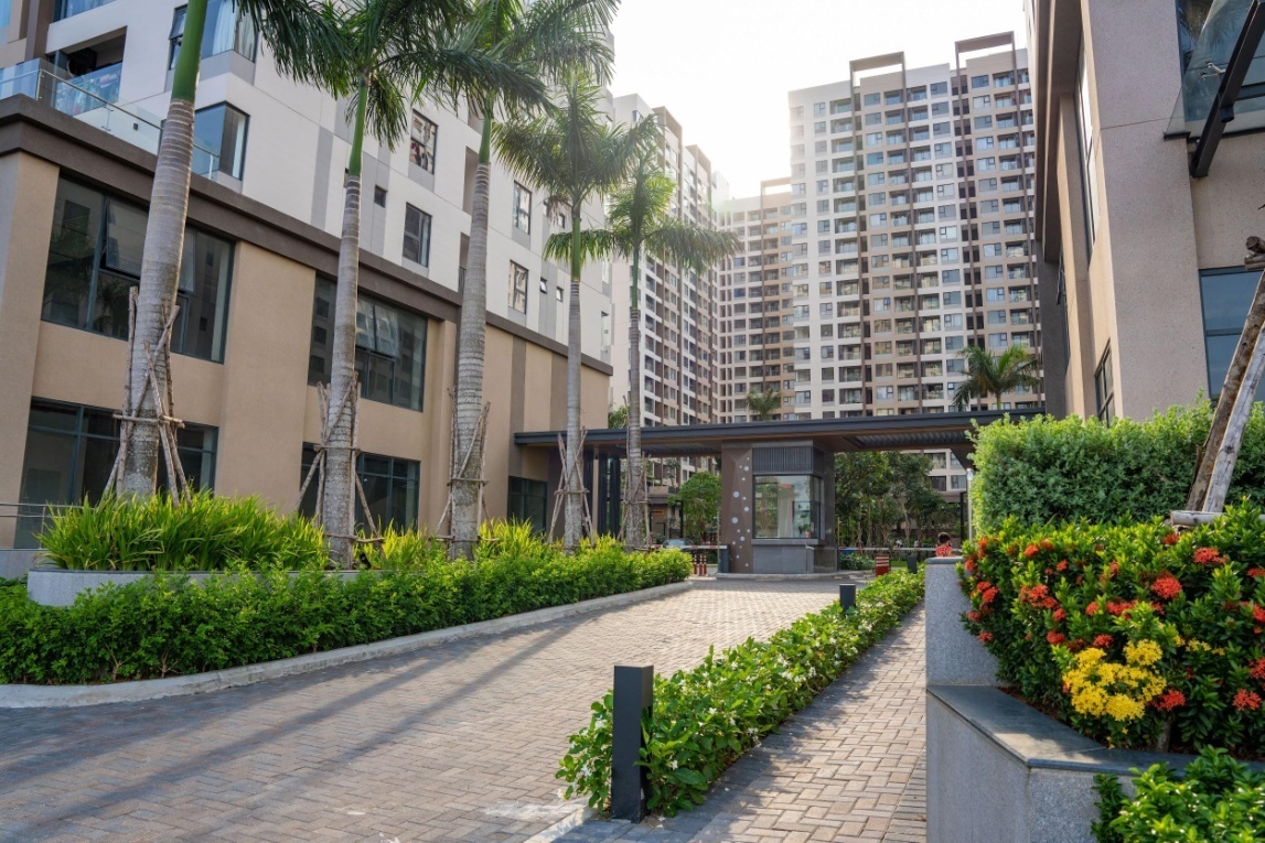 Mỗi khu căn hộ biệt lập tại Akari City đều có cổng an ninh riêng.