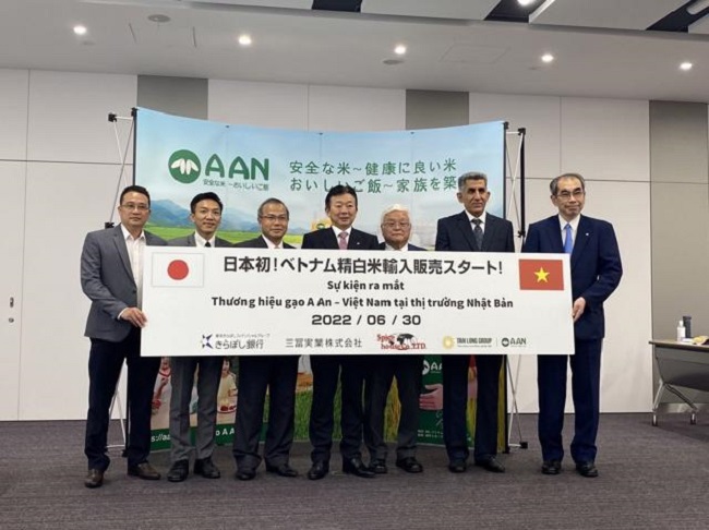 Ng&agrave;y 1/7/2022 lần đầu ti&ecirc;n gạo ST25 Việt Nam được giới thiệu ch&iacute;nh thứctại Nhật Bản.