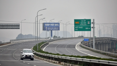 PM calls for Ninh Binh - Nam Dinh - Thai Binh - Hai Phong Expressway to be built in PPP form