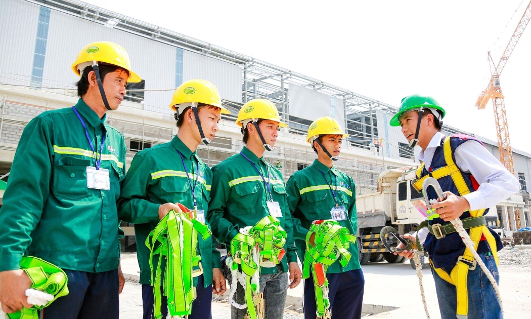 Sự phục hồi của nền kinh tế đã tạo thêm cơ hội việc làm cho nhiều người lao động trên cả nước.