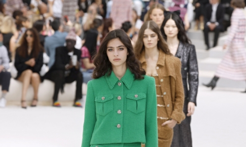 BST Haute Couture Chanel Thu - Đông 2023: Phong cách nữ quyền mạnh mẽ