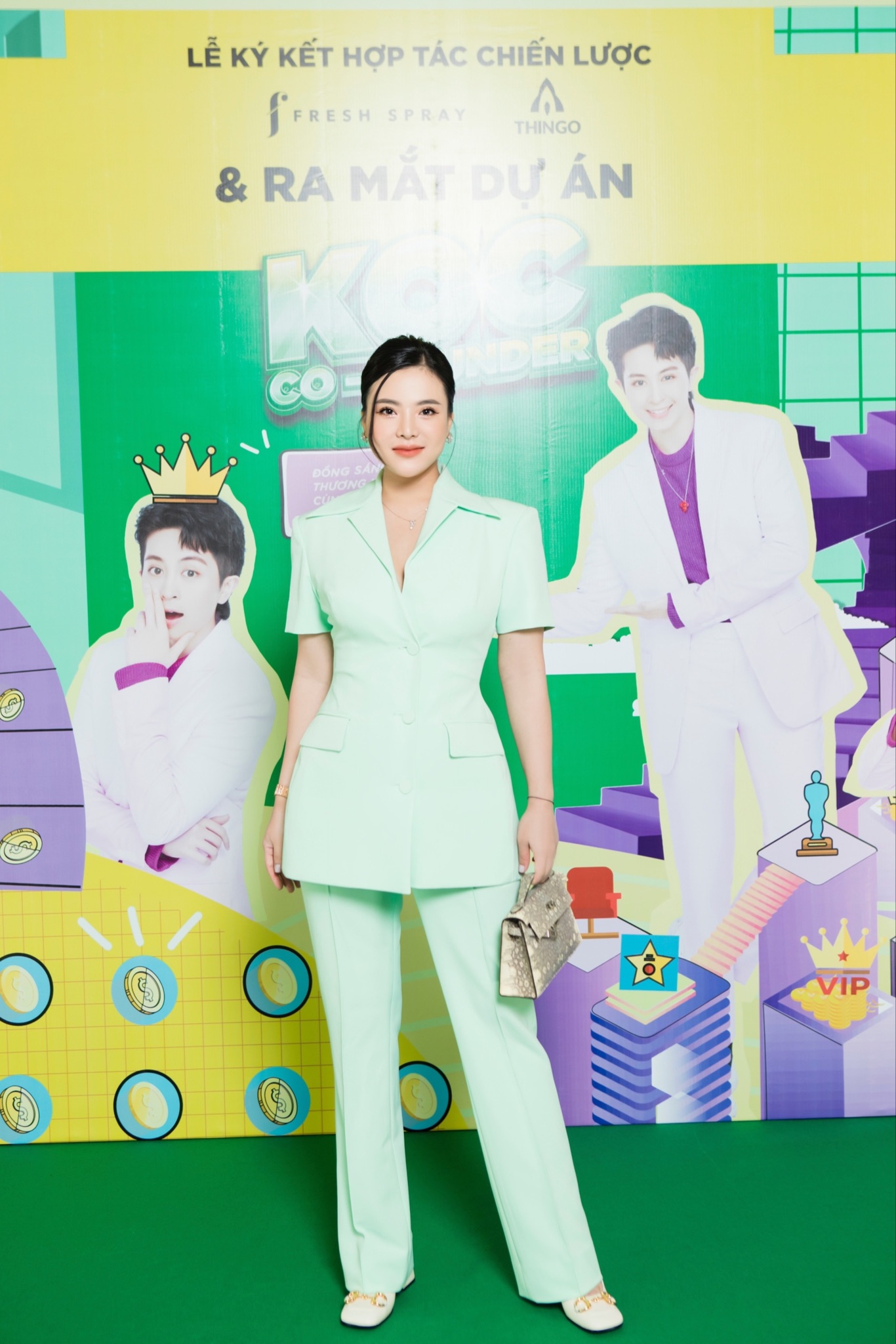 L&agrave; một trong những kh&aacute;ch h&agrave;ng đầu ti&ecirc;n c&ugrave;a F Fresh Spray, chủ tịch của Thingo Group nh&igrave;n thấy tiền năng lớn của thương hiệu nước hoa Việt Nam.