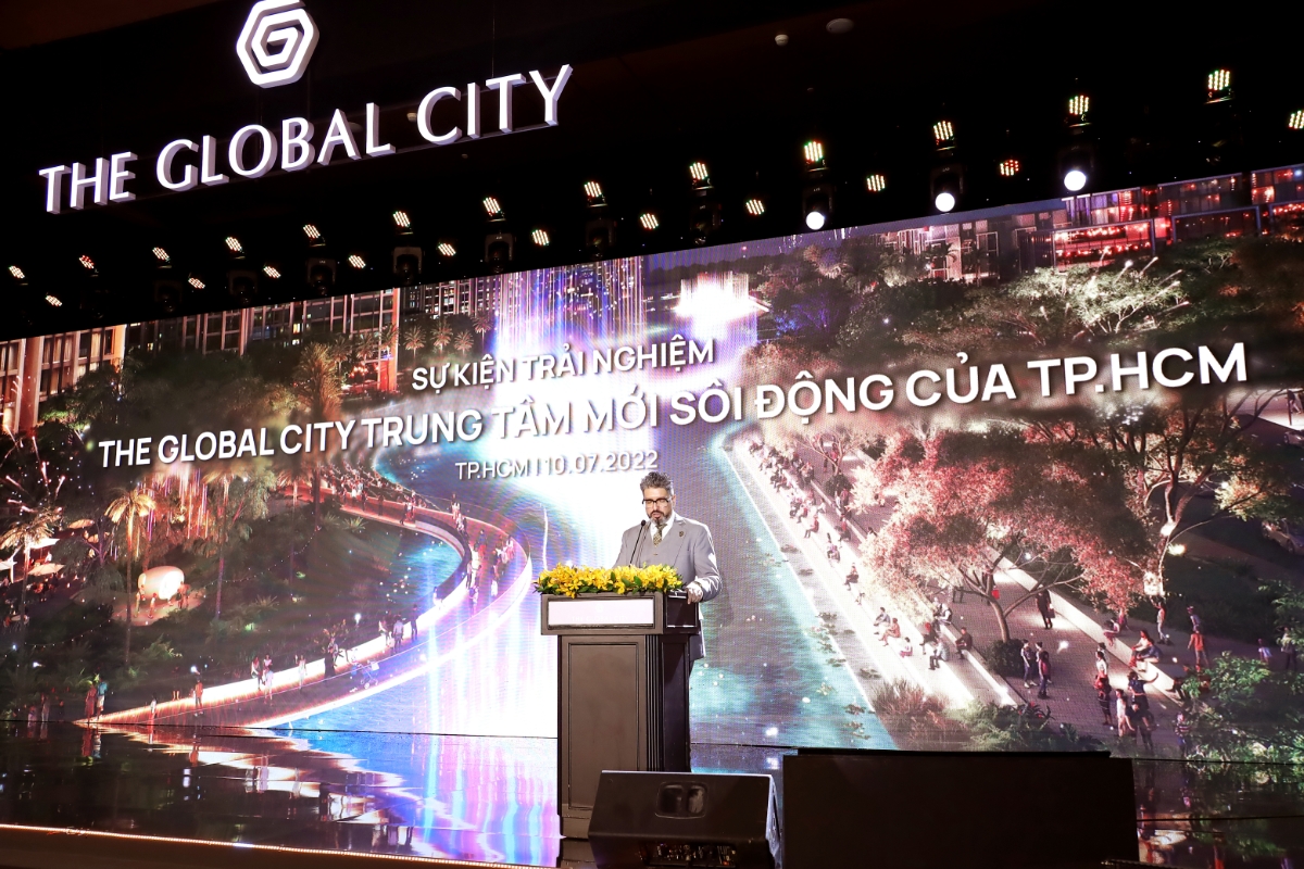 Ông Gibran Bukhari, Giám đốc khối Kinh doanh Masterise Homes phát biểu tại sự kiện.