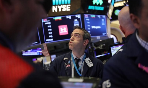 S&P500, Nasdaq lao dốc, giá dầu giằng co