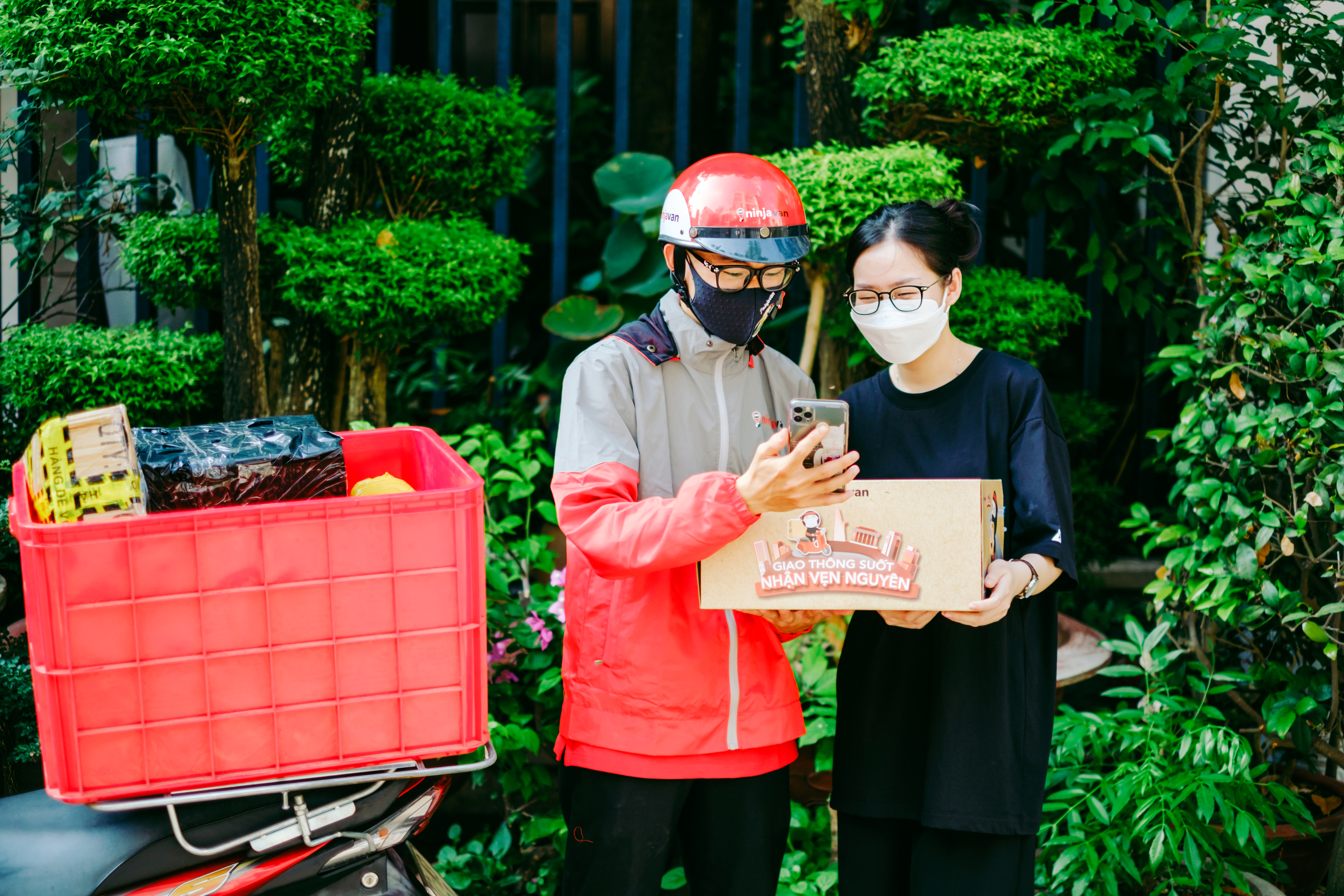 Người Việt chi tiêu cho việc mua sắm trực tuyến đạt 12,42 tỷ USD năm 2022 (Ảnh minh họa).