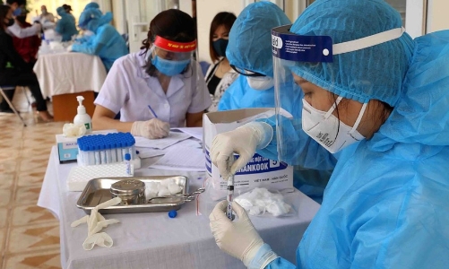 Gần 140 nhân viên y tế Hải Dương xin thôi việc