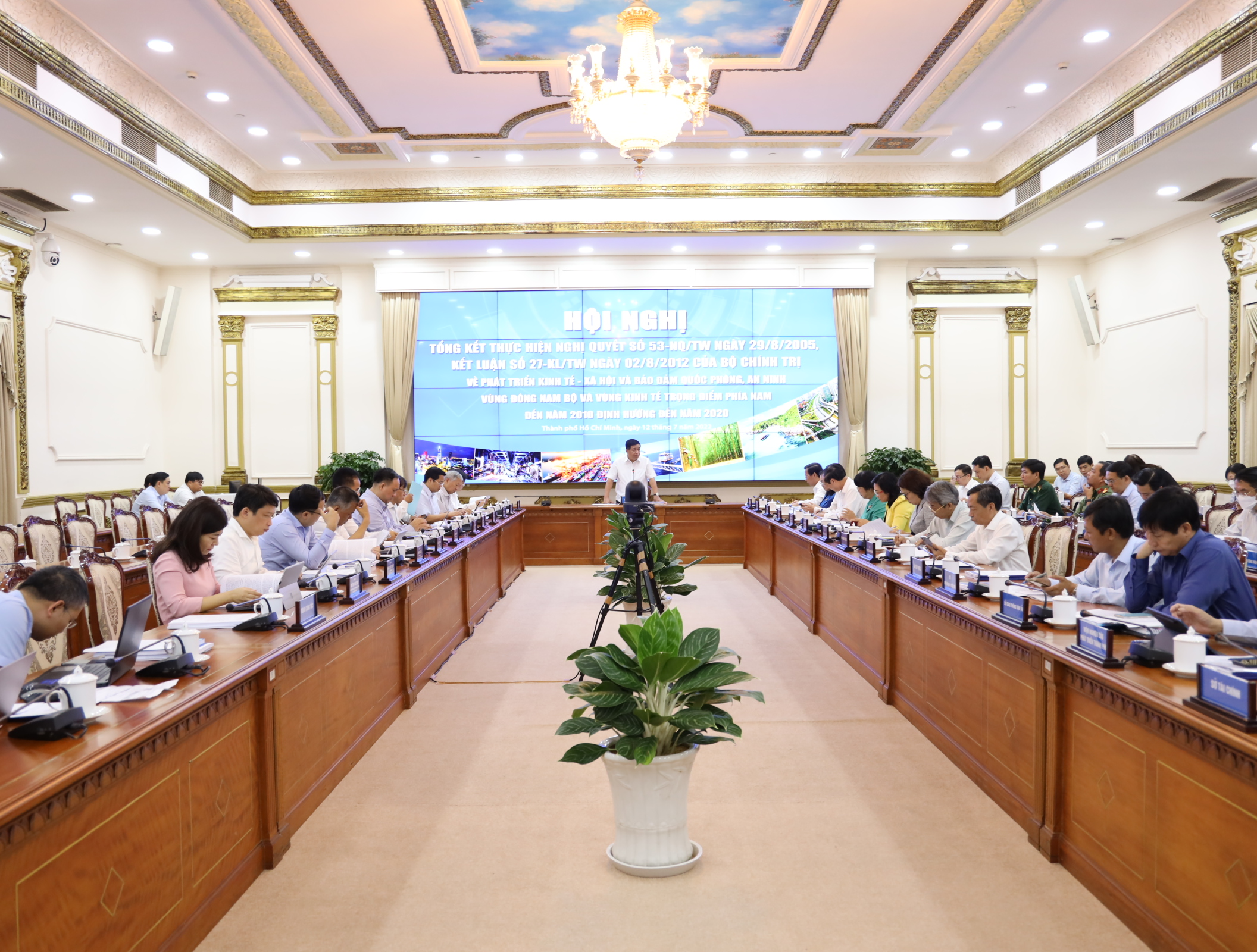 Bộ trưởng Bộ Kế hoạch và Đầu tư tham dự và phát biểu. Ảnh: TTBC TP.HCM