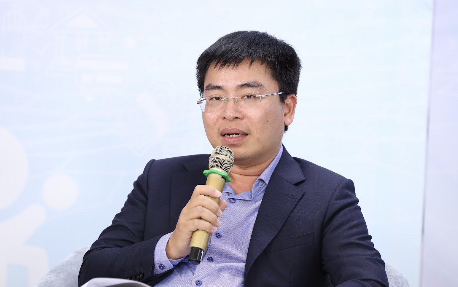 Ông Đỗ Giang Nam, Phó Tổng Giám đốc VAMC phát biểu tại Đối thoại ngày 13-07-2022. Ảnh: Chu Xuân Khoa.