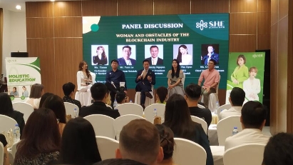 Blockchain trainer to build human resources