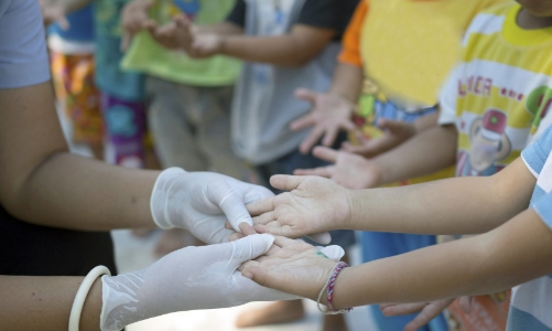 Hà Nội vượt mốc 1.000 ca tay chân miệng, cảnh giác nguy cơ đồng nhiễm sốt xuất huyết