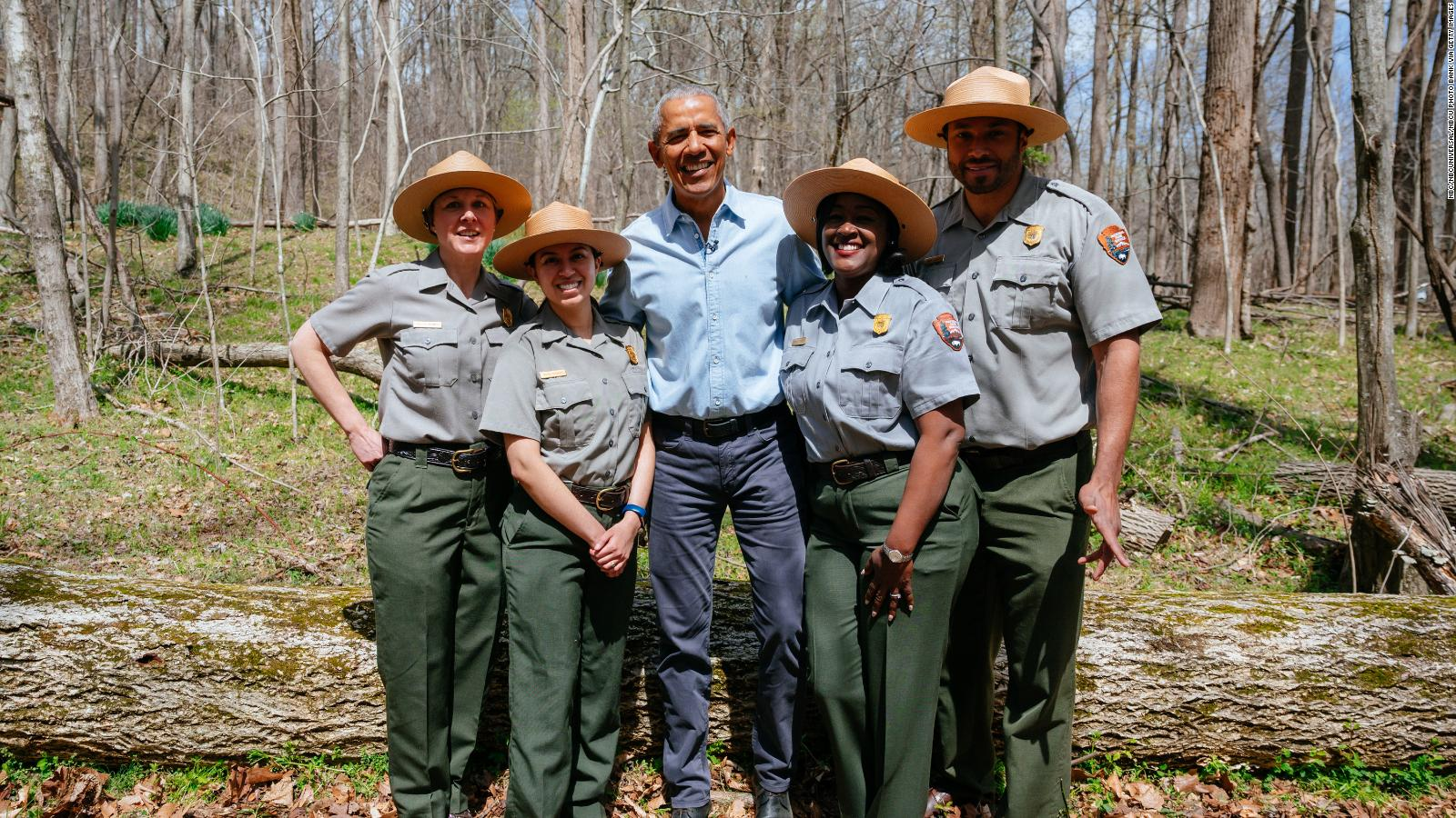Giới truyền thông nhận định bên cạnh nổi tiếng với vai trò chính trị gia, Obama còn là gương mặt được yêu thích ở lĩnh vực văn hóa - nghệ thuật.