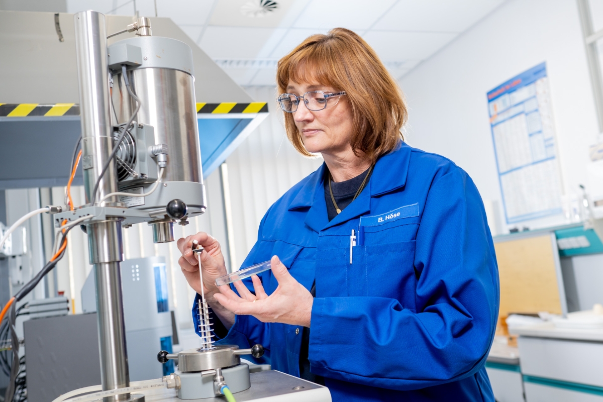 Hoạt động nghi&ecirc;n cứu ph&aacute;t triển sản phẩm tại Masan High-Tech Materials.