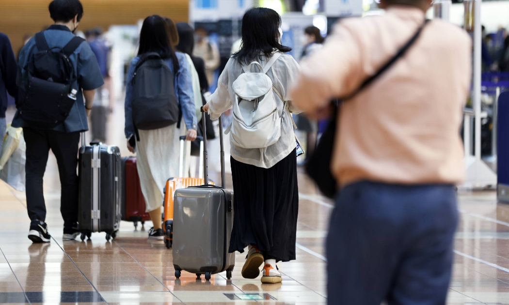 Nhật Bản đã mở cửa đón khách du lịch nước ngoài vào tháng trước. Ảnh: The Japan Times.