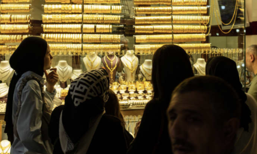 Giá vàng thế giới giảm 5 tuần liên tiếp, triển vọng u ám vì đồng USD tăng giá mạnh