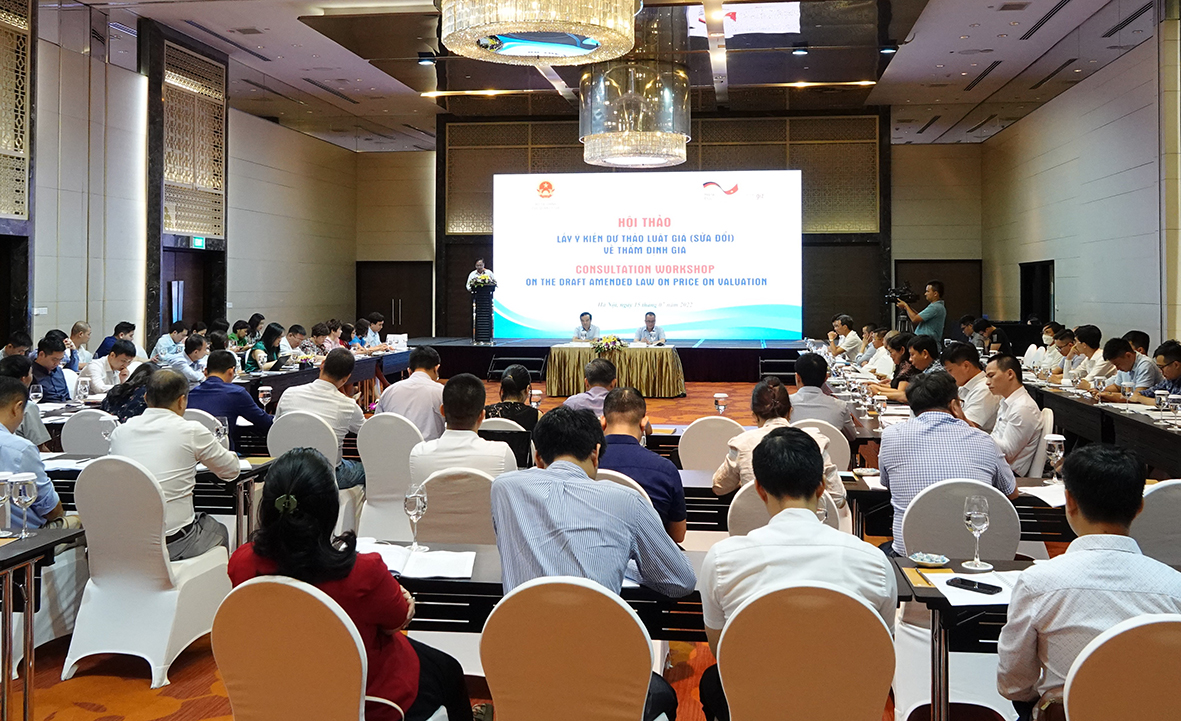Toàn cảnh hội thảo lấy ý kiến dự thảo Luật Giá (sửa đổi) về thẩm định giá.