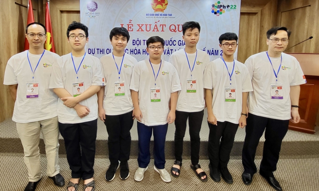Đội tuyển Việt Nam tham dự Olympic Vật lí quốc tế 2022.