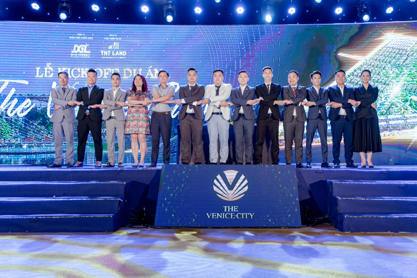 Quang cảnh ký kết hợp tác.