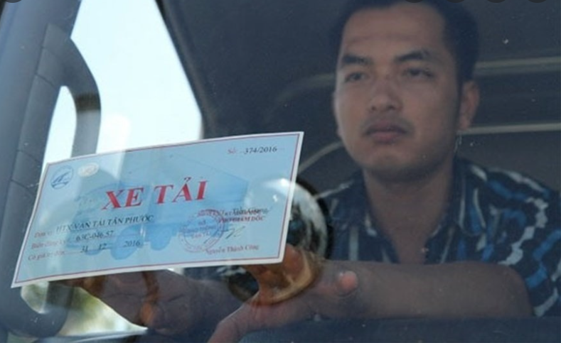 Khi tham gia kinh doanh vận tải lần đầu phải lắp đặt thiết bị giám sát hành trình có tích hợp camera để được cấp phù hiệu, biển hiệu.