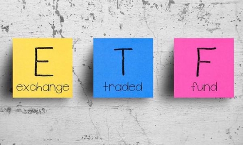 Các ETF sẽ mua bổ sung 40 triệu cổ phiếu nhóm ngân hàng và bán ra nhóm bán lẻ 