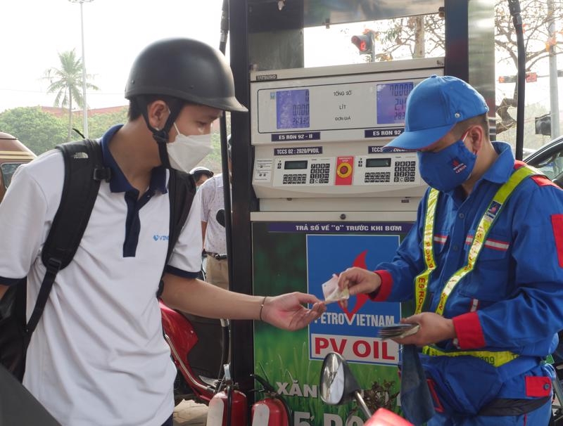 Cuts to gasoline excise taxes and VAT in pipeline