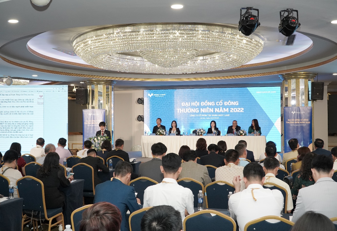 Đại hội đồng cổ đông thường niên năm 2022 của Công ty cổ phần Tập đoàn Meey Land đã thông qua phương án phát hành cổ phiếu riêng lẻ nhằm tăng vốn điều lệ.