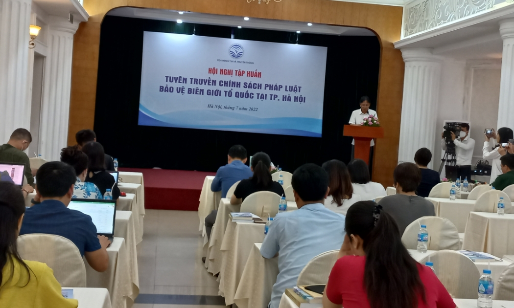 Toàn cảnh hội nghị.