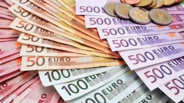 “Biến động ngược chiều giữa hai đồng tiền Euro và USD: Tác động đến Việt Nam”