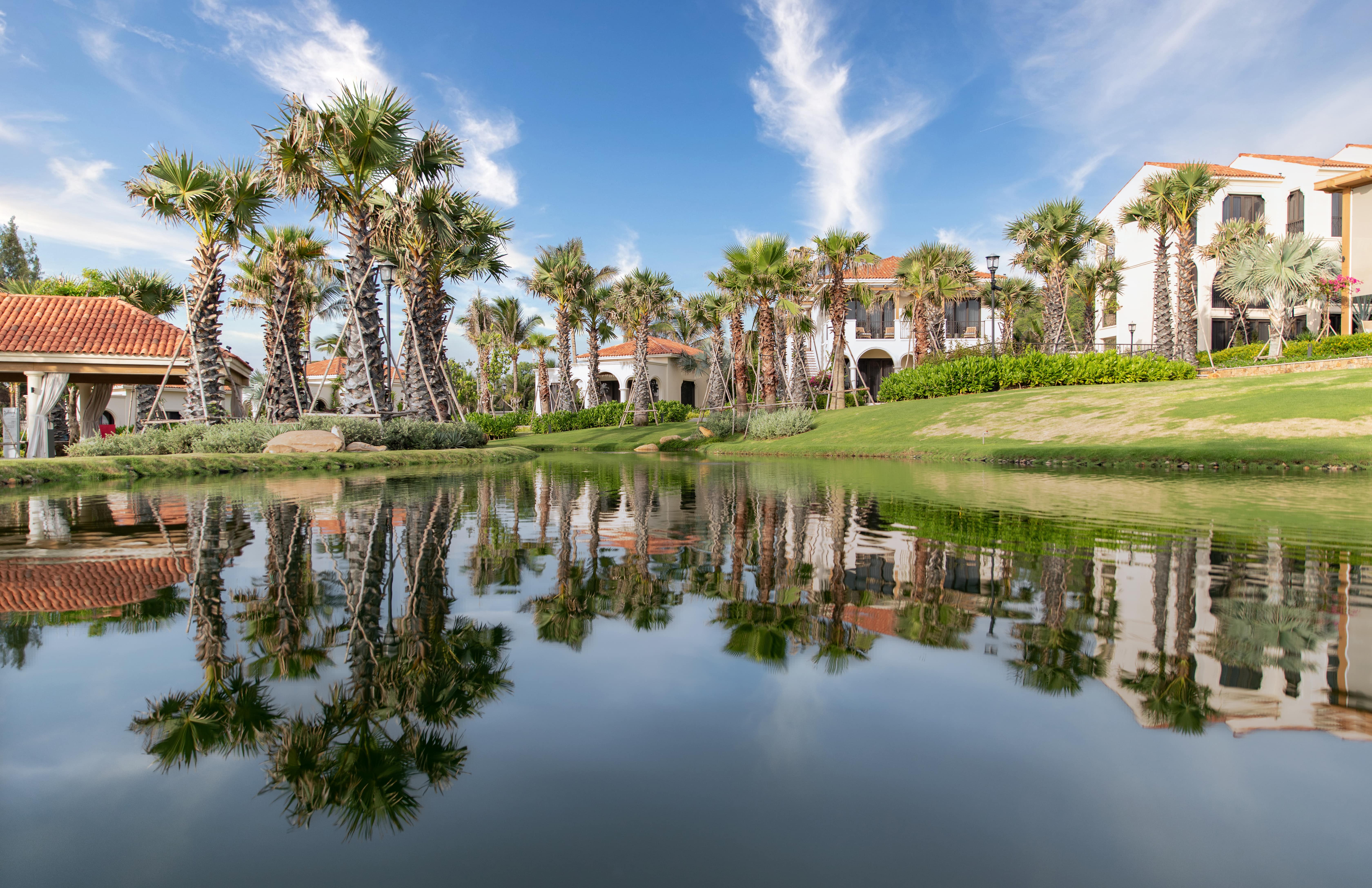 Hiện hơn 600 cơ sở lưu tr&uacute; với gần 18.000 ph&ograve;ng từ c&aacute;c dự &aacute;n quy m&ocirc; đ&atilde; bắt tay v&agrave;o chuẩn bị cho sự kiện du lịch sắp diễn ra v&agrave;o năm 2023.