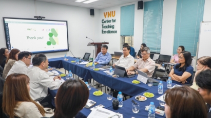 Training network evaluates programs