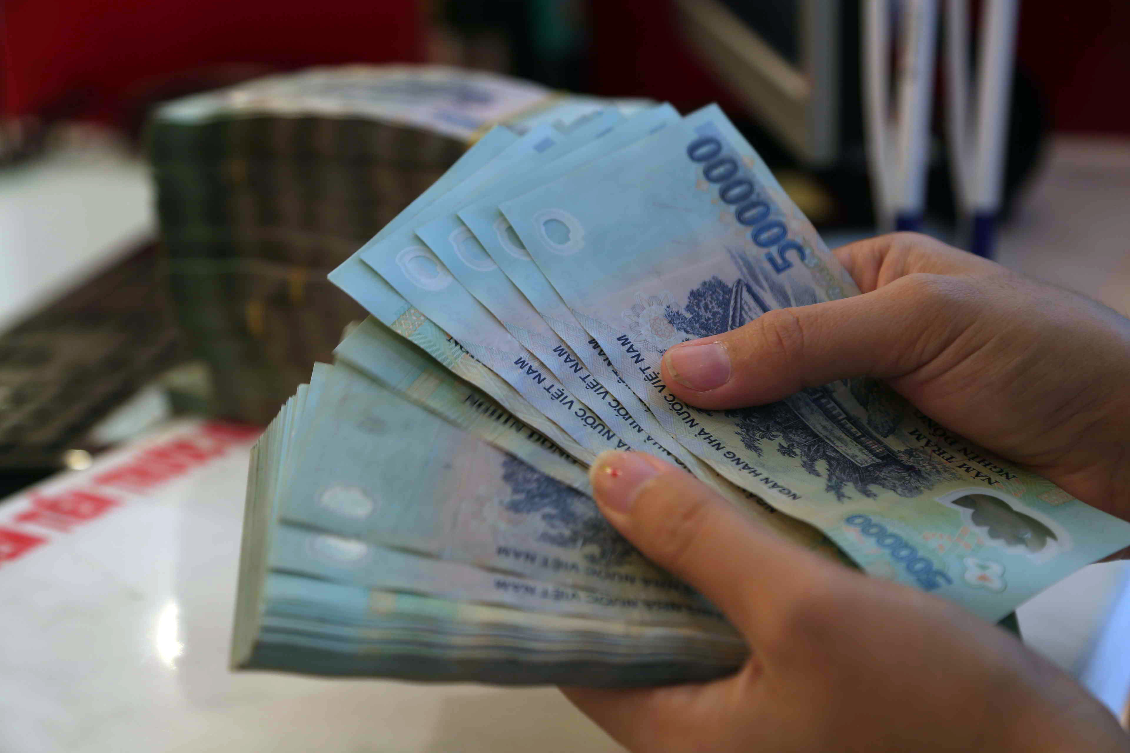 Ngân sách nhà nước đang thặng dư 251,8 nghìn tỷ đồng sau 8 tháng năm 2022