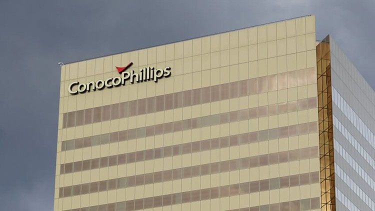 Ông Buffett thừa nhận khoản đầu tư vào cổ phiếu ConocoPhillips năm 2008 là một sai lầm - Ảnh: iStock