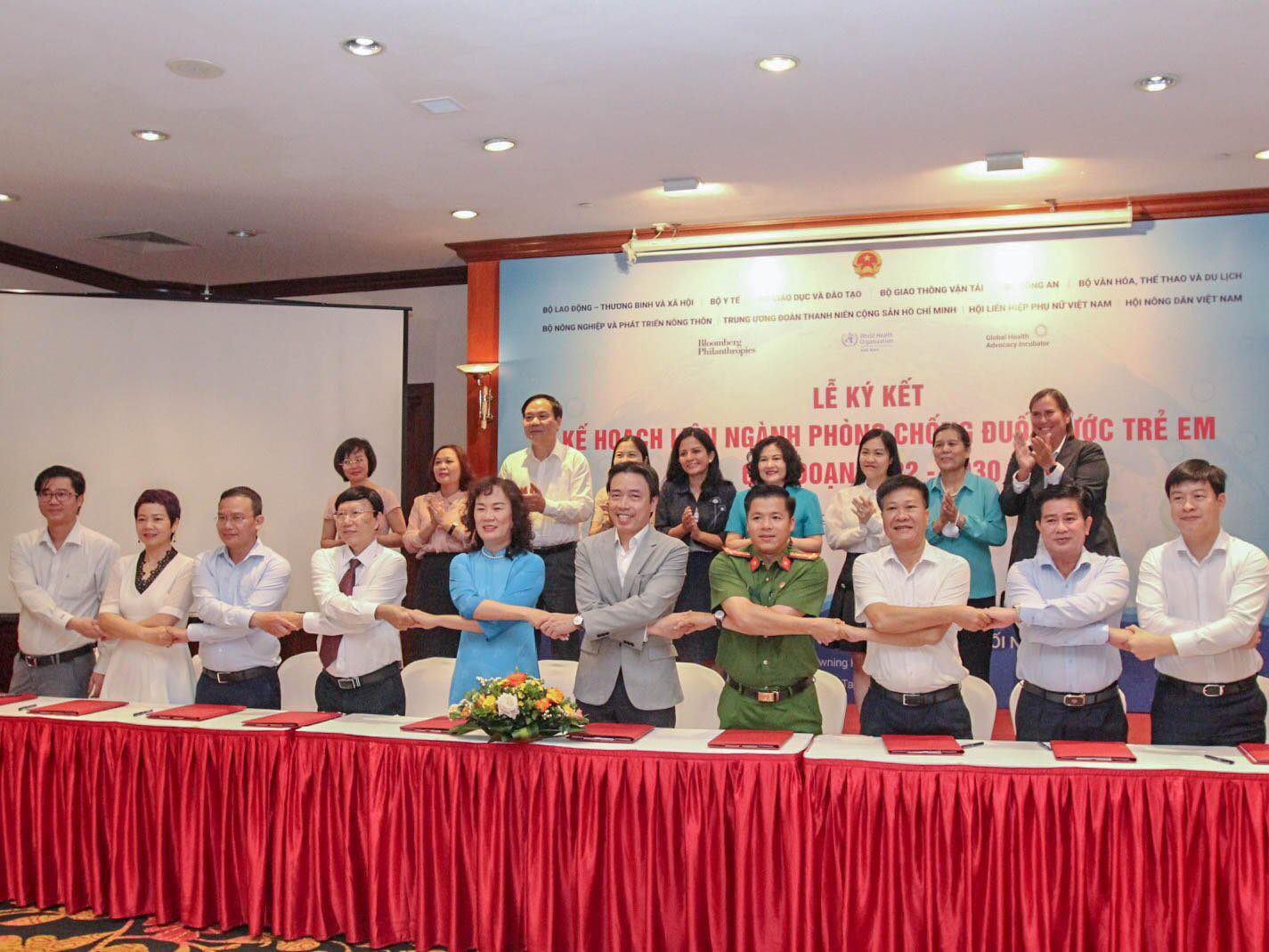 Bộ Lao động - Thương binh và Xã hội cùng các đơn vị ký kết Kế hoạch liên ngành phòng chống đuối nước trẻ em giai đoạn 2022-2030. 