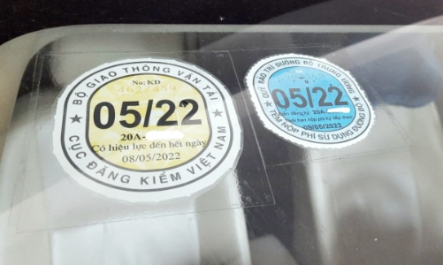 Thu phí đường bộ: Đề xuất nộp trực tuyến và cấp tem gắn mã QR