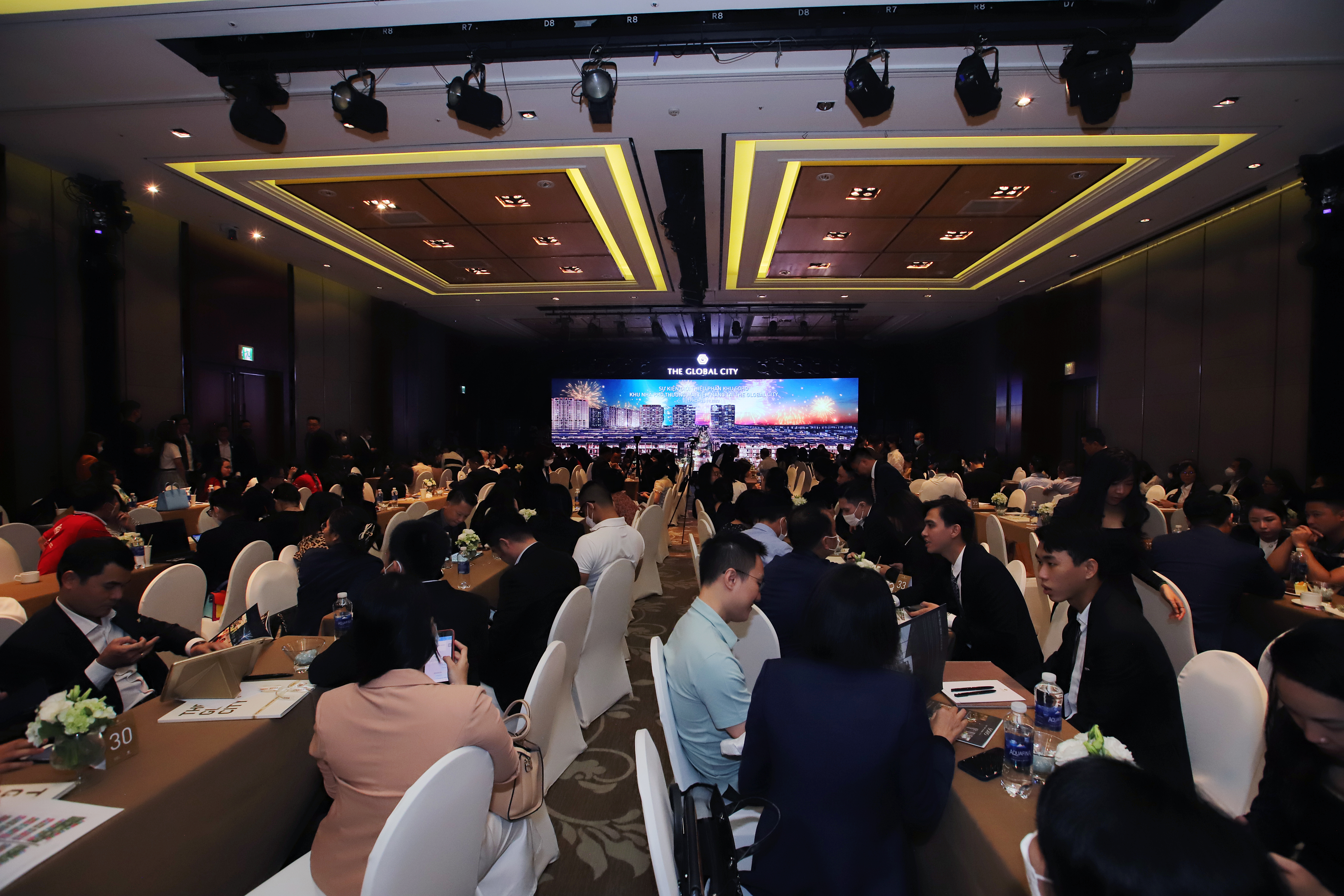 Sự kiện giới thiệu khu nhà phố SOHO thu hút sự quan tâm của đông đảo khách hàng, đặc biệt là khách hàng Hà Nội.