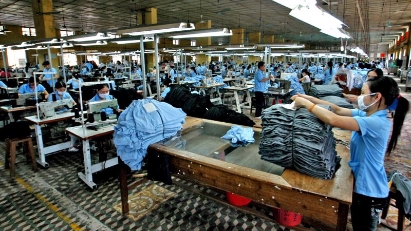 Textiles & footwear long short of workers