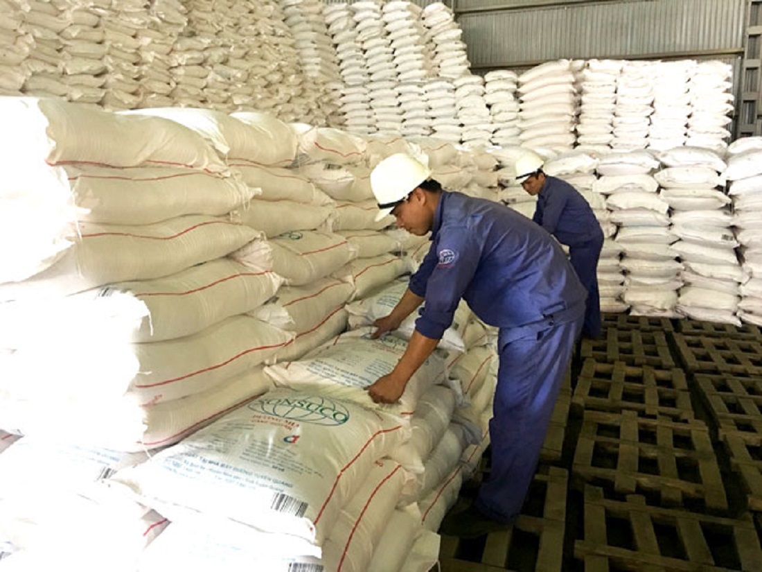 Sản xuất đường trong nước gặp nhiều bất lợi.