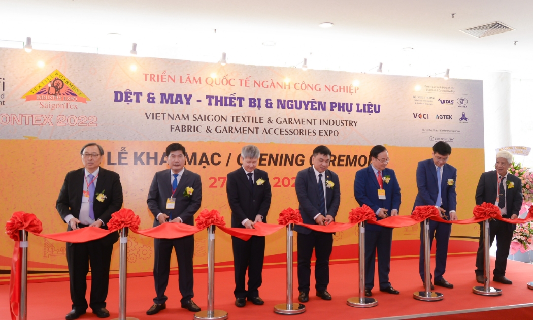 Cắt băng khai mạc SaigonTex & SaigonFabric 2022