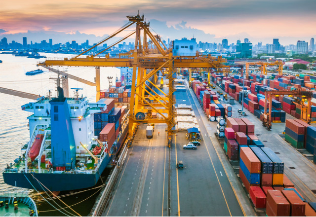 Các động lực tăng trưởng dự kiến sẽ hướng chuyển từ dựa vào nhu cầu bên ngoài sang dựa vào nhu cầu trong nước, từ khu vực chế tạo chế biến sang khu vực dịch vụ.