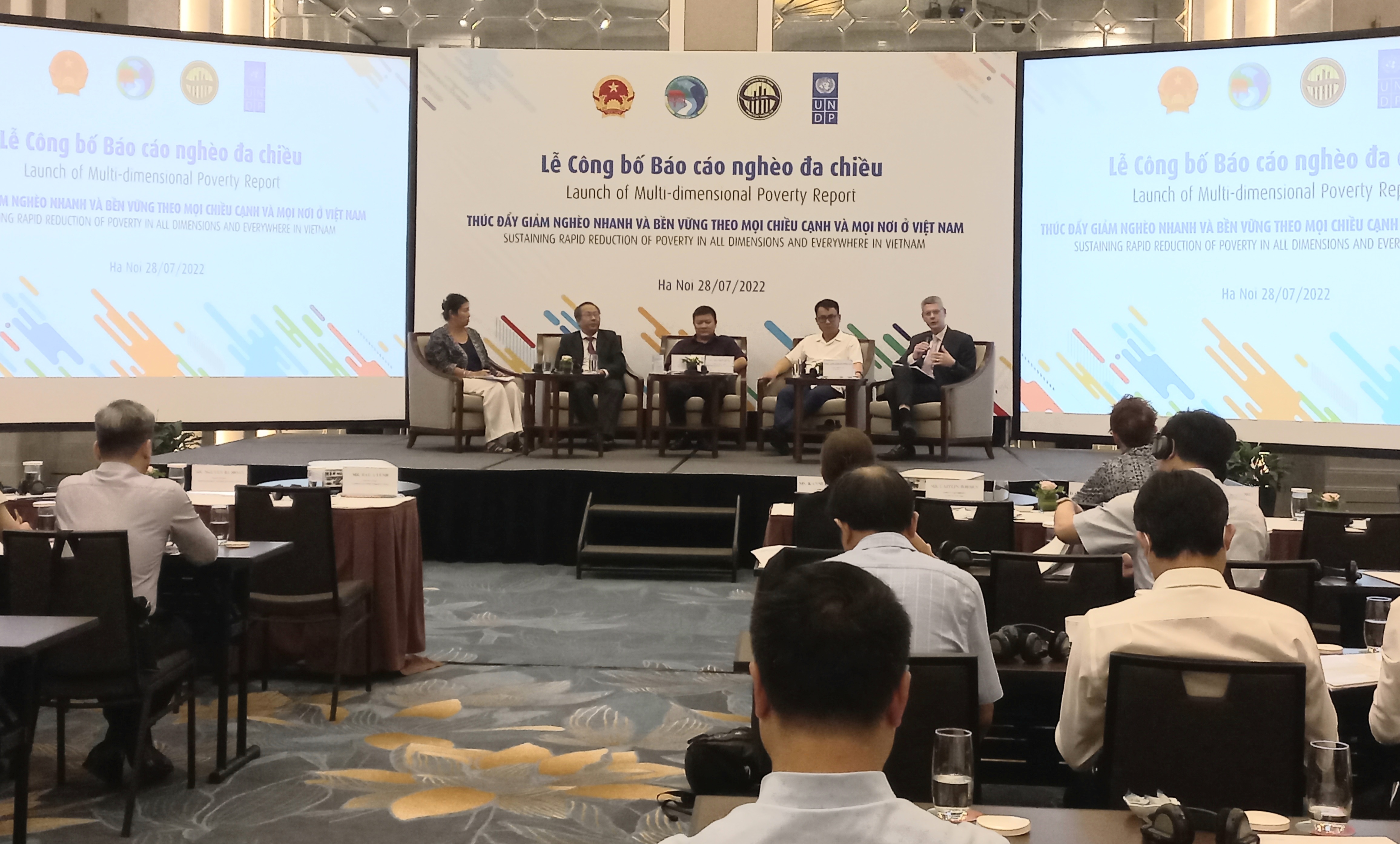 C&aacute;c chuy&ecirc;n gia chia sẻ về kết quả b&aacute;o c&aacute;o. Ảnh - Nhật Dương.&nbsp;