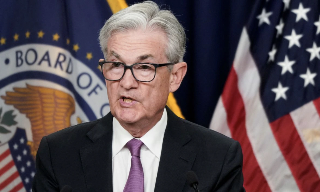 Chủ tịch Fed Jerome Powell trong cuộc họp báo ngày 27/7, sau cuộc họp chính sách tiền tệ định kỳ của Fed - Ảnh: Reuters.
