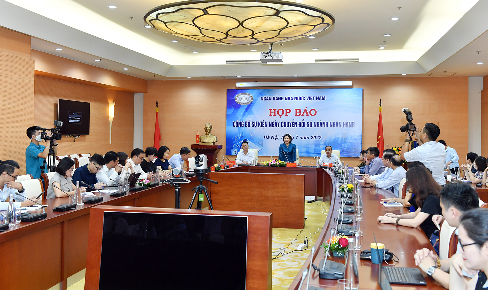 Quang cảnh buổi họp báo