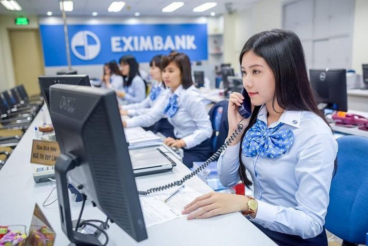 Eximbank luôn chú trọng đầu tư, đẩy mạnh phát triển sản phẩm, dịch vụ ngân hàng điện tử.