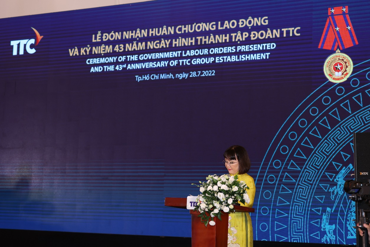 Bà Huỳnh Bích Ngọc - Phó Chủ tịch Thường trực, Tổng giám đốc Tập đoàn TTC cam kết trên chặng đường sắp tới sẽ tiếp tục đảm bảo phát triển bền vững, hài hòa giữa chiến lược kinh doanh và trách nhiệm xã hội.
