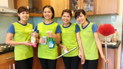 Identifying housekeepers with blockchain