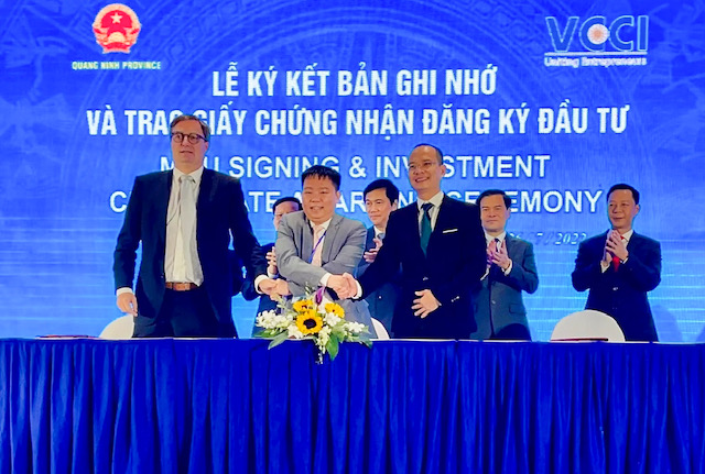 Quảng cảnh lễ ký kết.