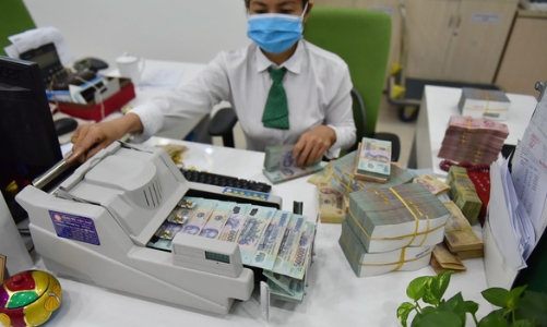 Có nên cấm ngân hàng cho vay góp vốn, hợp tác đầu tư?