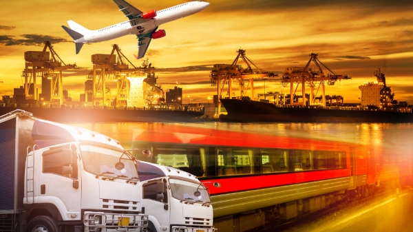 Tháng 7, sản lượng vận tải tăng trưởng ngoạn mục 3 con số