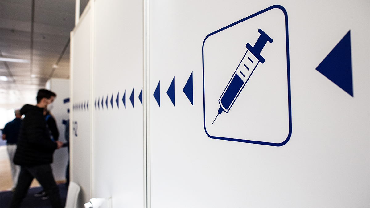Thực tế là, biện pháp phòng ngừa tốt nhất cho những người có nguy cơ cao là tiêm loại vaccine hiện có.