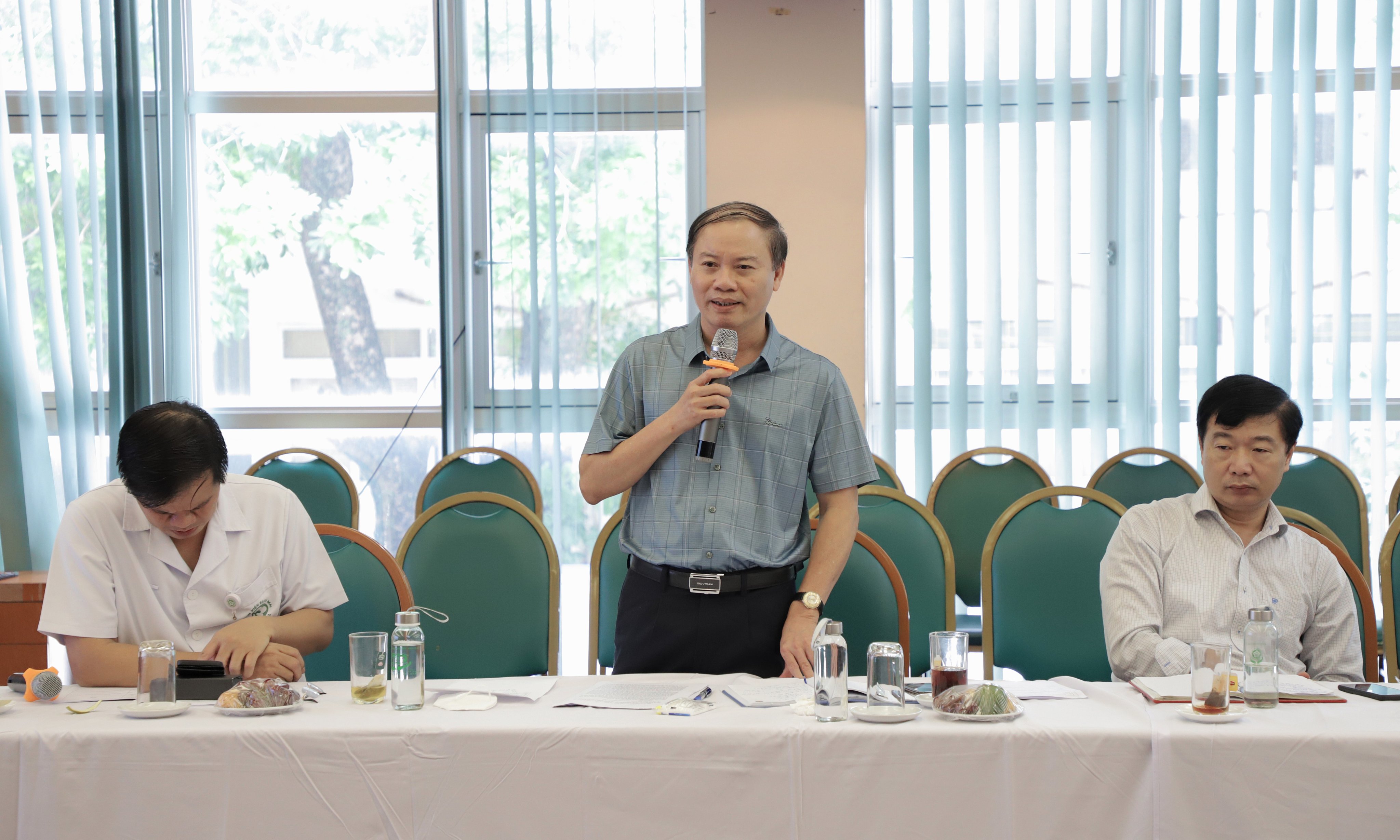 &Ocirc;ng Vũ Văn Hồng, Ph&oacute; Gi&aacute;m đốc phụ tr&aacute;ch kinh tế Bệnh viện Bạch Mai. Ảnh - BHXH Việt Nam.&nbsp;